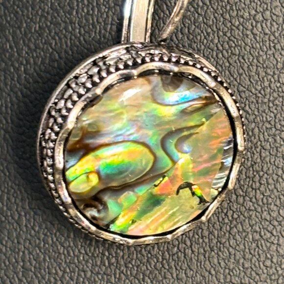 ๐ Sale! ๐ NEW Leverback abalone earrings - Picture 2 of 3